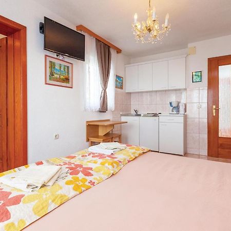 Stunning Apartment In Crikvenica With Wifi Buitenkant foto