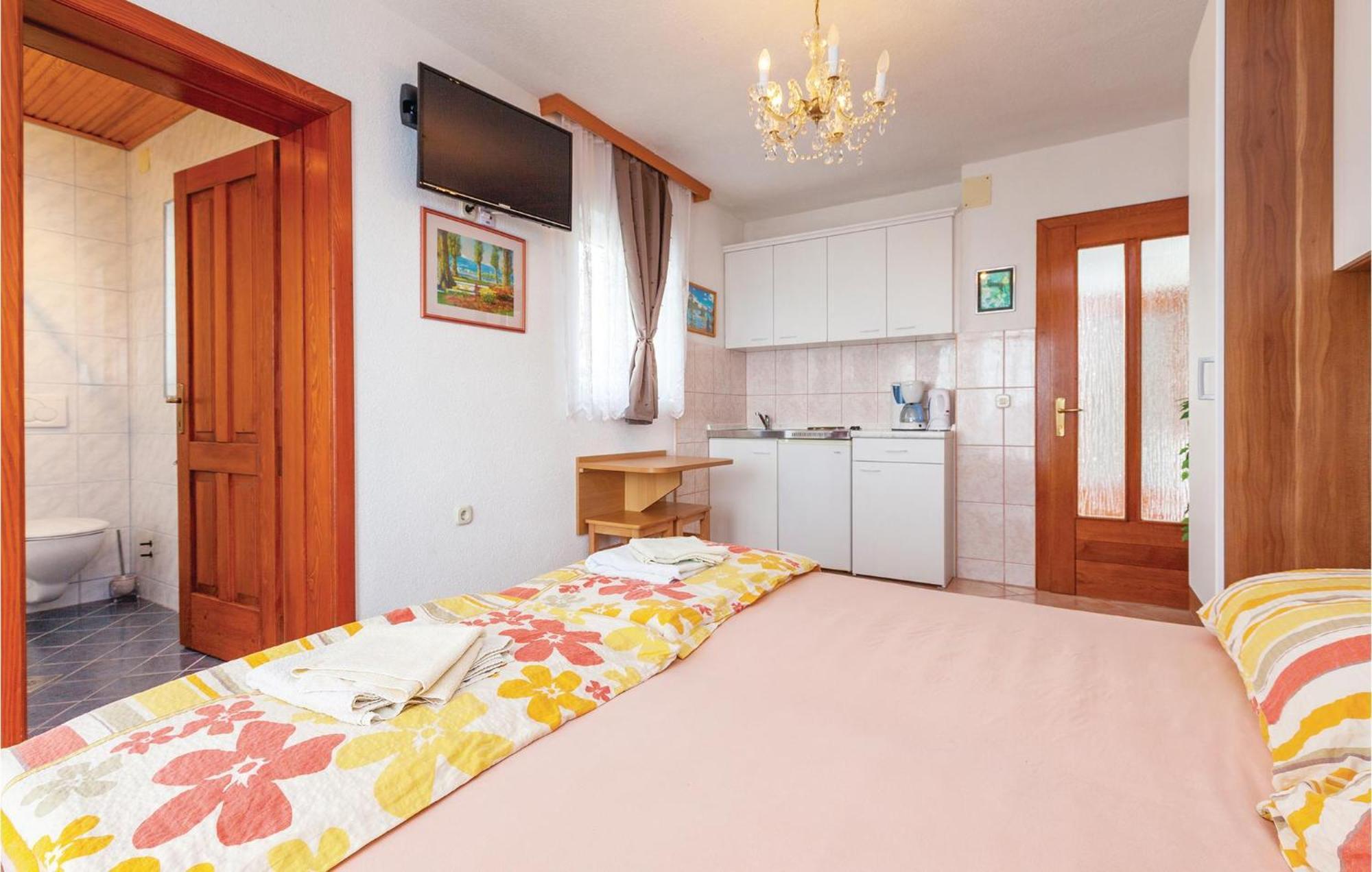 Stunning Apartment In Crikvenica With Wifi Buitenkant foto