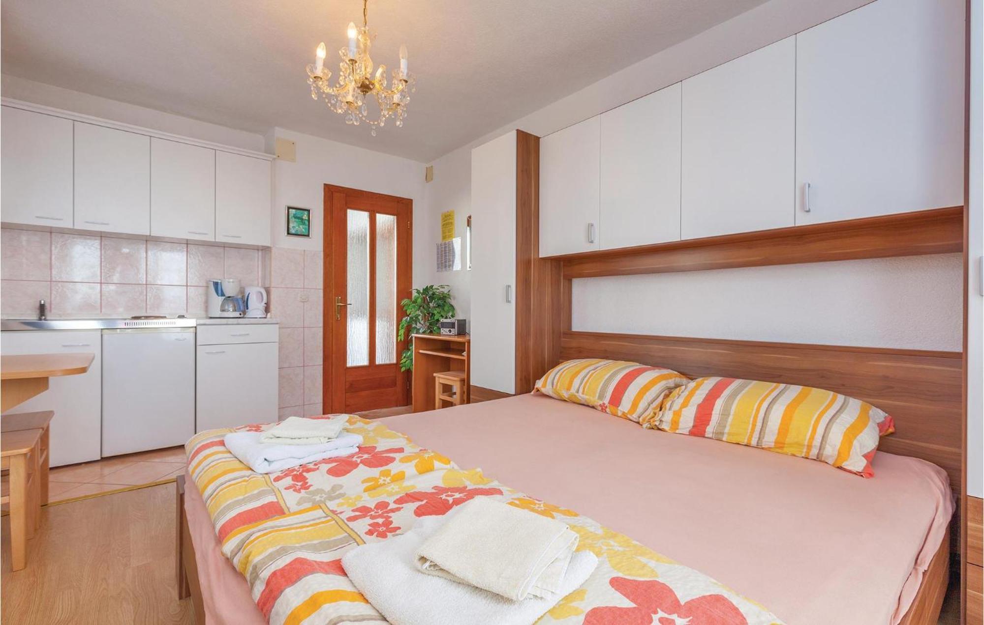 Stunning Apartment In Crikvenica With Wifi Buitenkant foto
