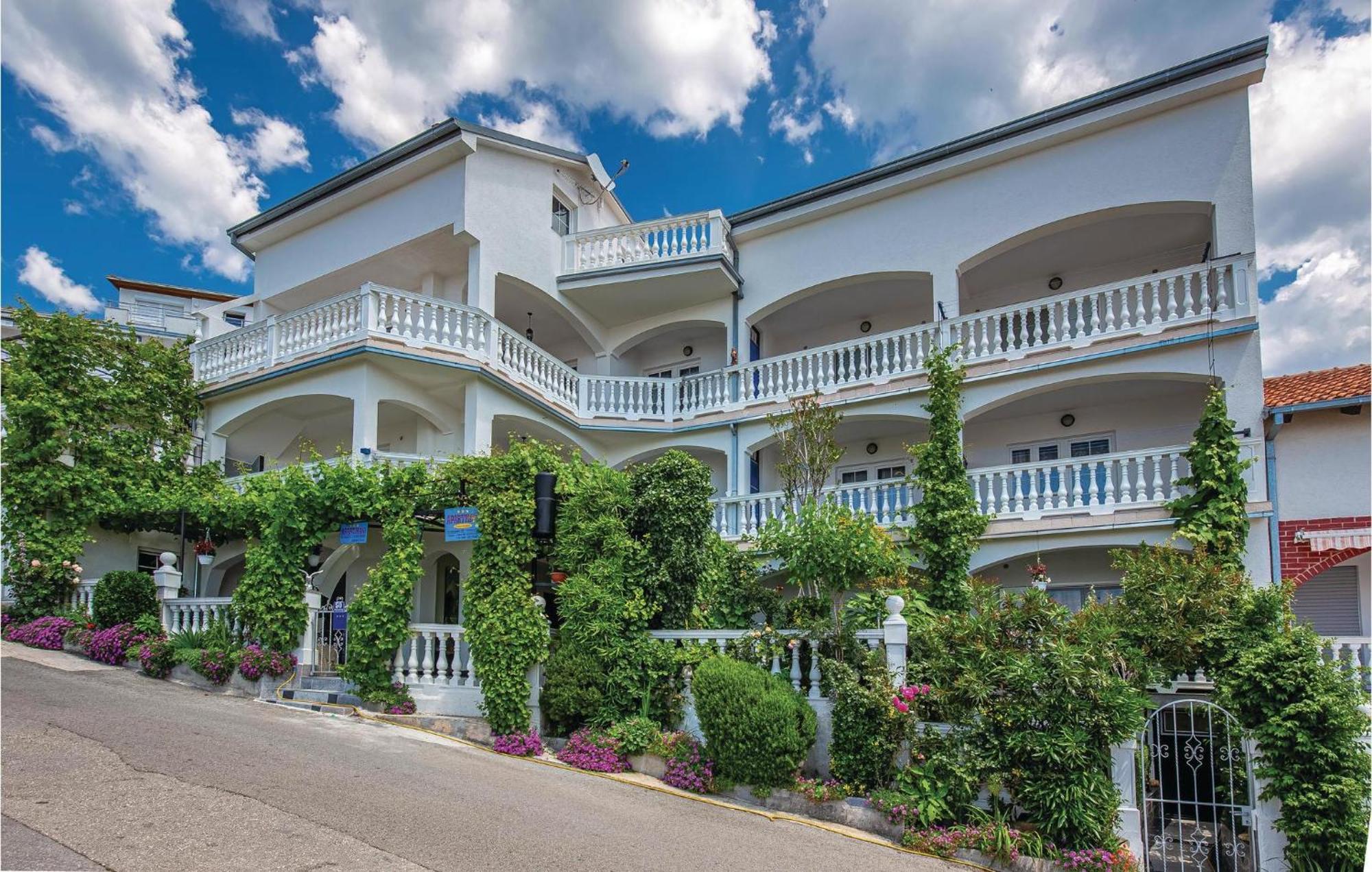 Stunning Apartment In Crikvenica With Wifi Buitenkant foto